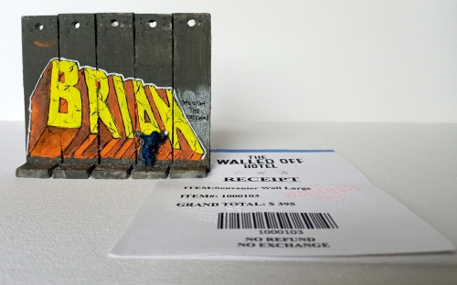 Banksy (attributed)  - Banksy (toegeschreven) Brain Wandsculptuur met ontvangstbewijs (#0552)