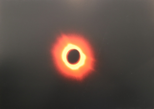 Ann Veronica Janssens - Zonne eclips