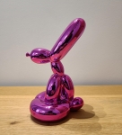 Jeff  Koons (after) - Zittende Ballonhond (Chroomroze)