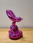 Jeff  Koons (after) - Zittende Ballonhond (Chroomroze)