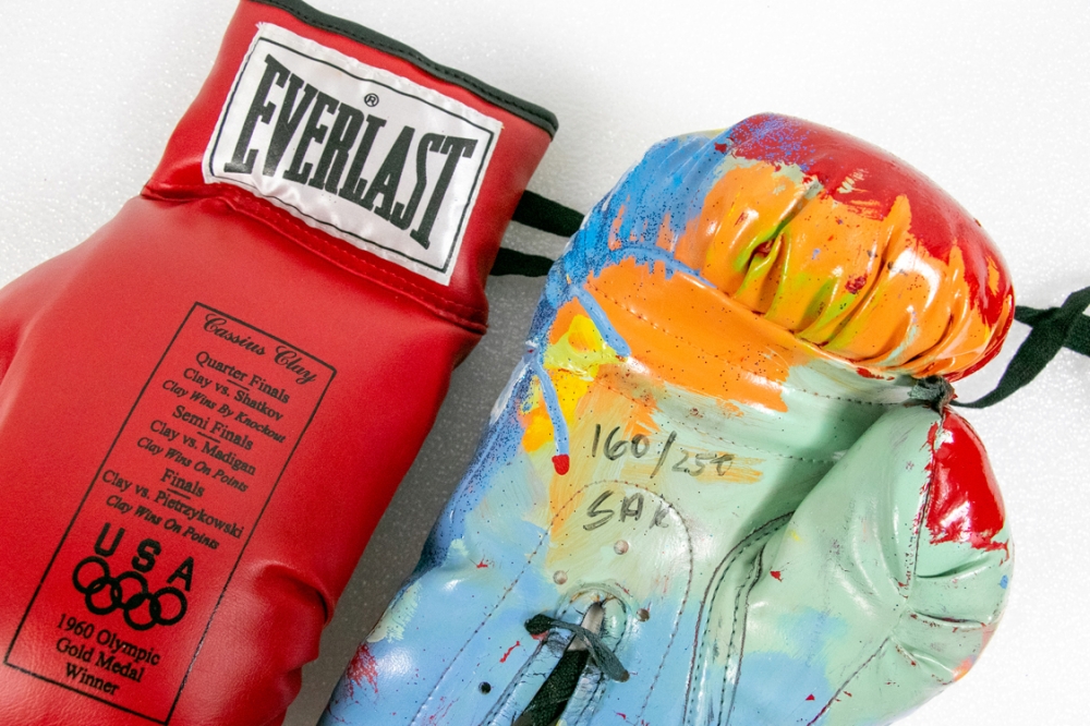 Gant boxe Everlast rouge signé par Mohamed Ali